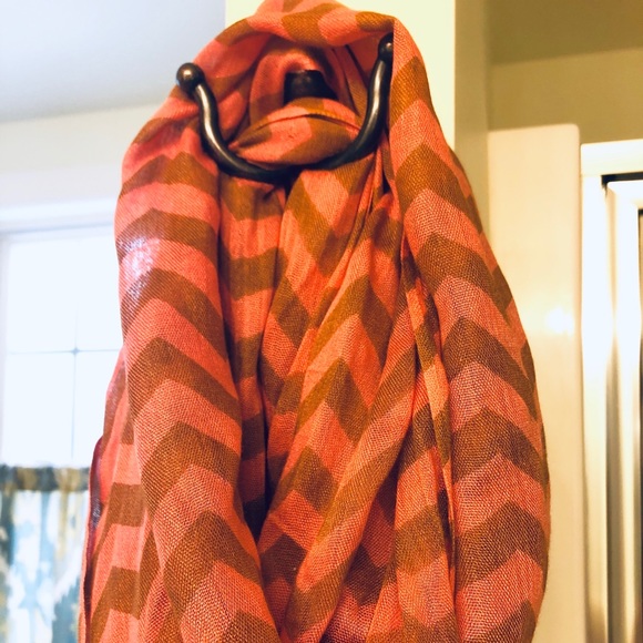 Infinity scarf with 🏷 - Picture 3 of 4